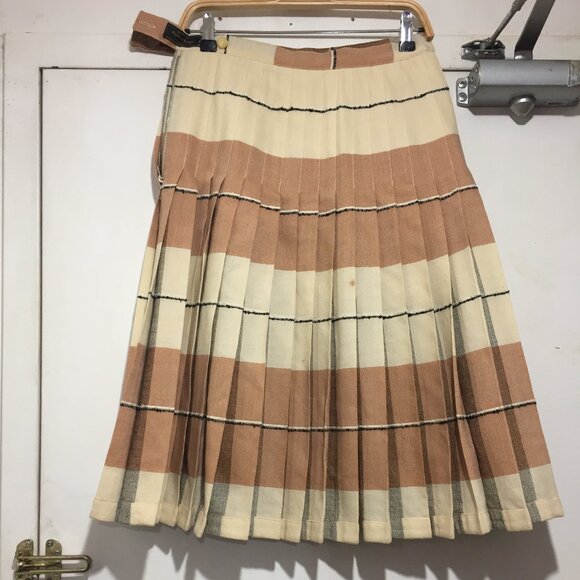 VINTAGE HIGHLAND QUEEN REVERSIBLE PLAID PLEATED SKIRTS SIZE 14 - Picture 7 of 14